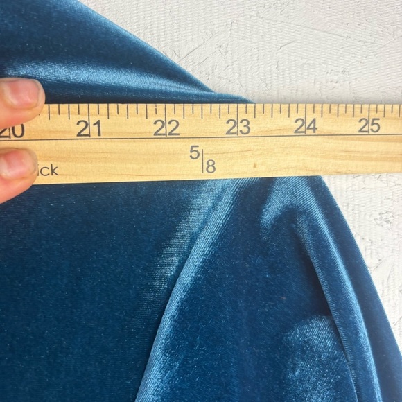 Jones New York Signature Cowl Neck Velvet Long Sleeve Top in Blue Small - Picture 6 of 9